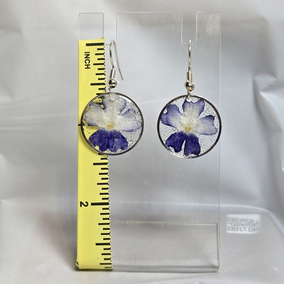 Erins Lovely Creations Jewelry - #166- Chic Floral Circle Earrings